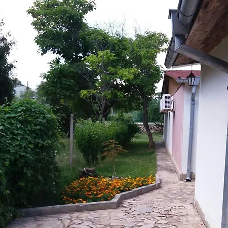 Ajax Guest house *